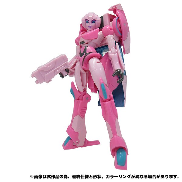 Takara Cyberverse Action Master 07 Arcee Official Images  (1 of 5)